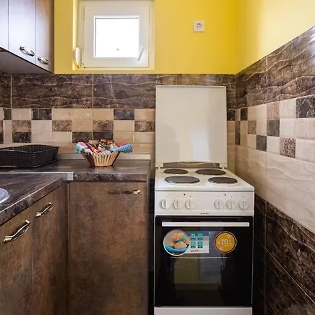 Mici Luxury Apartman Ledine